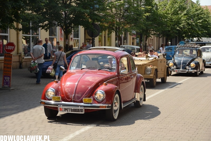 Parada garbusów ulicami Włocławka