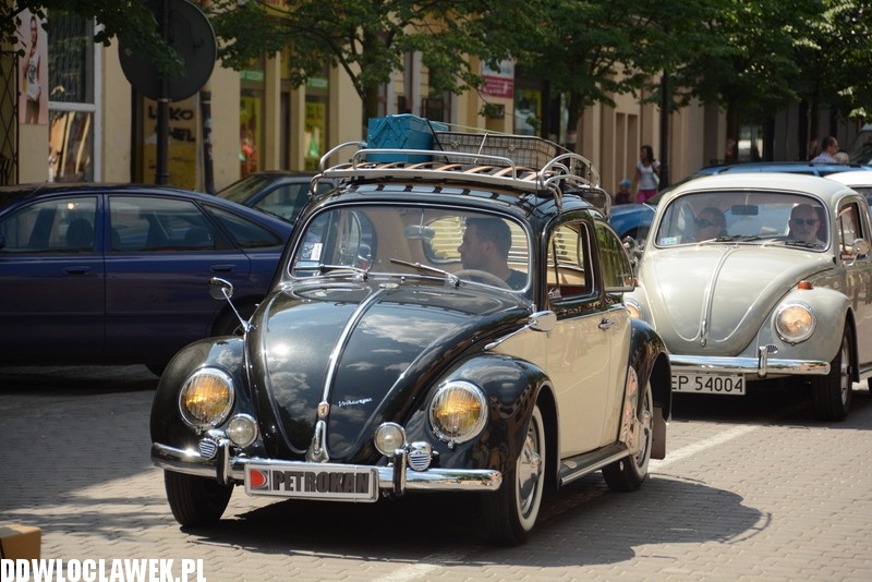 Parada garbusów ulicami Włocławka