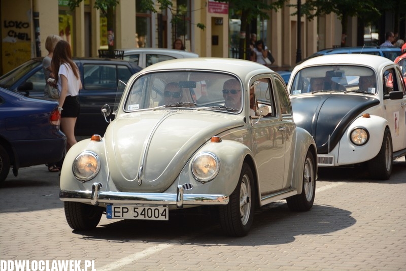 Parada garbusów ulicami Włocławka