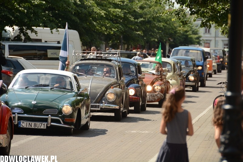 Parada garbusów ulicami Włocławka