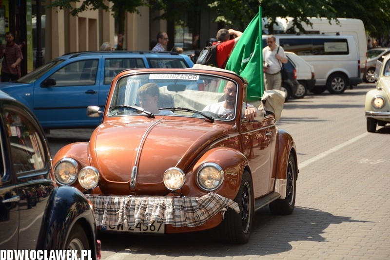 Parada garbusów ulicami Włocławka