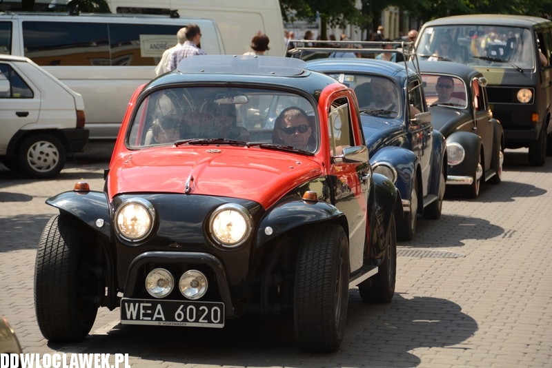 Parada garbusów ulicami Włocławka