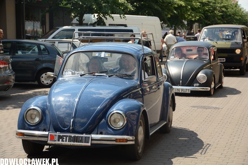 Parada garbusów ulicami Włocławka
