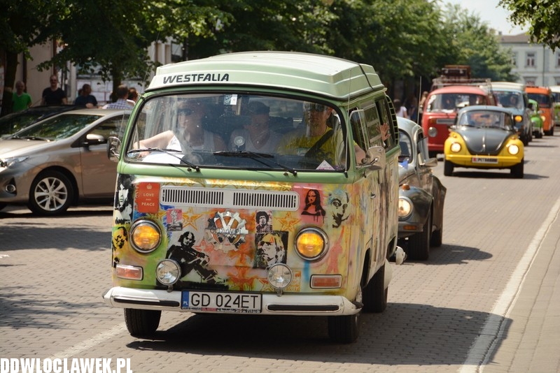Parada garbusów ulicami Włocławka