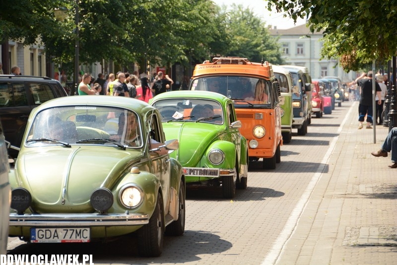Parada garbusów ulicami Włocławka