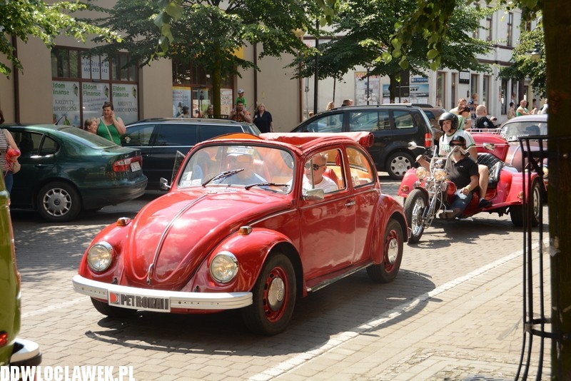 Parada garbusów ulicami Włocławka