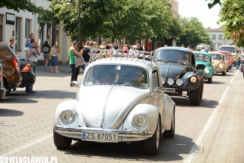 Parada garbusów ulicami Włocławka