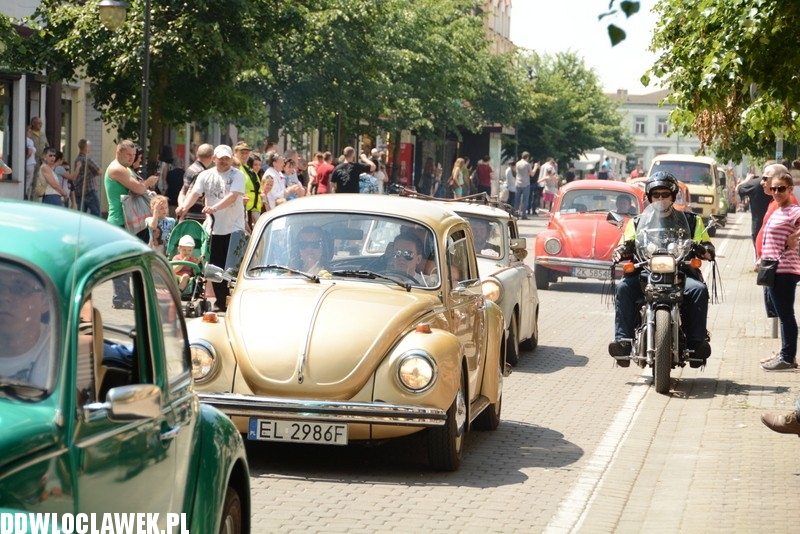 Parada garbusów ulicami Włocławka