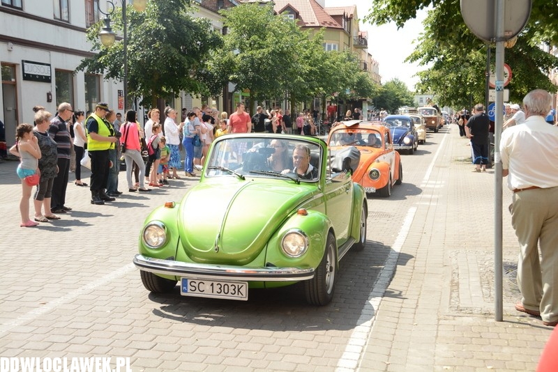 Parada garbusów ulicami Włocławka