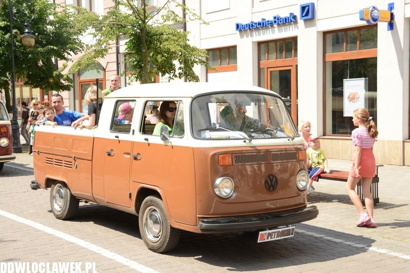 Parada garbusów ulicami Włocławka