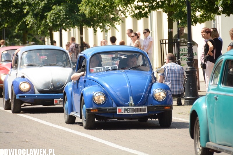 Parada garbusów ulicami Włocławka
