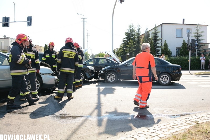Cztery auta zderzyły się na Wiejskiej