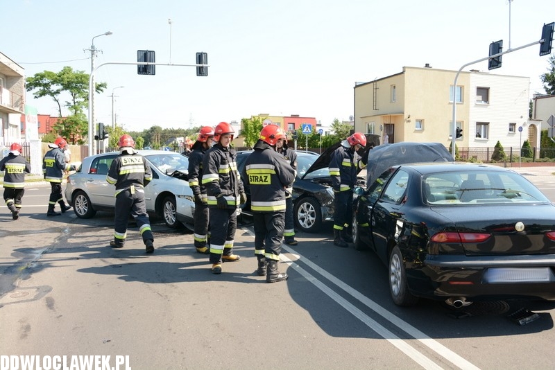 Cztery auta zderzyły się na Wiejskiej