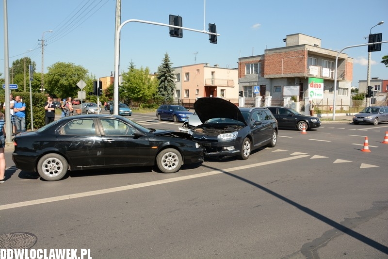 Cztery auta zderzyły się na Wiejskiej