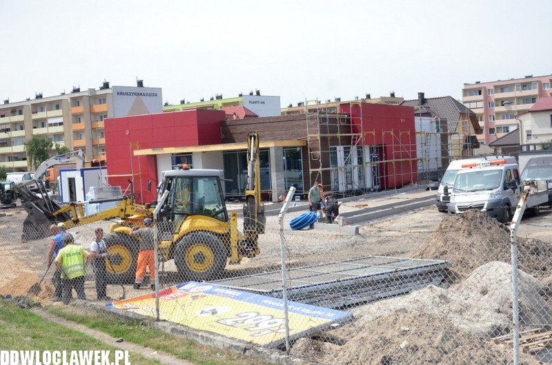 Budowa KFC Drive we Włocławku