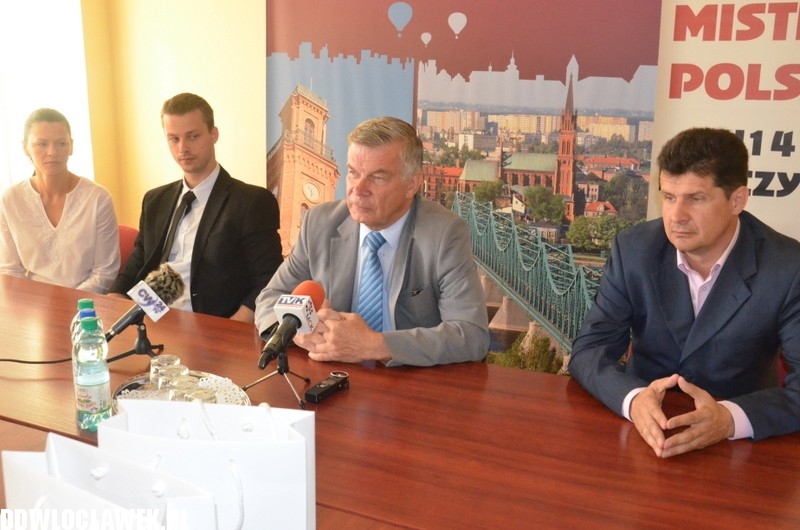 Prezydent Pałucki gratulował koszykarzom