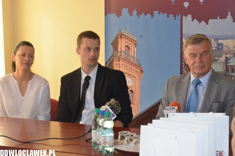 Prezydent Pałucki gratulował koszykarzom