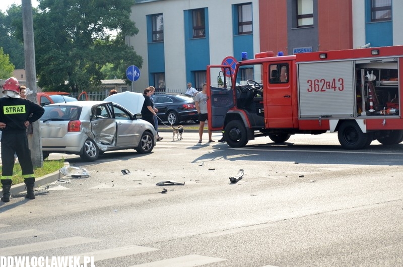 Zdarzenie drogowe na Barskiej/Wojskowej