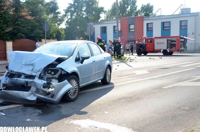 Zdarzenie drogowe na Barskiej/Wojskowej