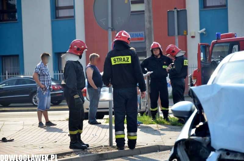 Zdarzenie drogowe na Barskiej/Wojskowej