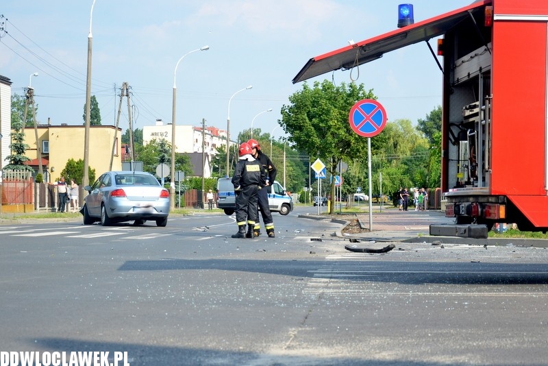 Zdarzenie drogowe na Barskiej/Wojskowej