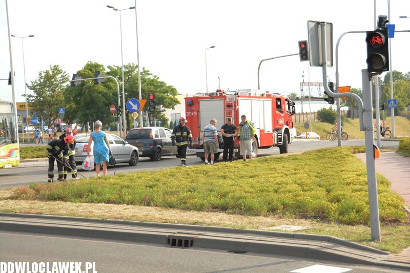 Honda staranowała tico przy Okrzei