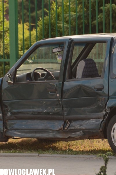 Honda staranowała tico przy Okrzei