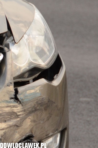 Honda staranowała tico przy Okrzei