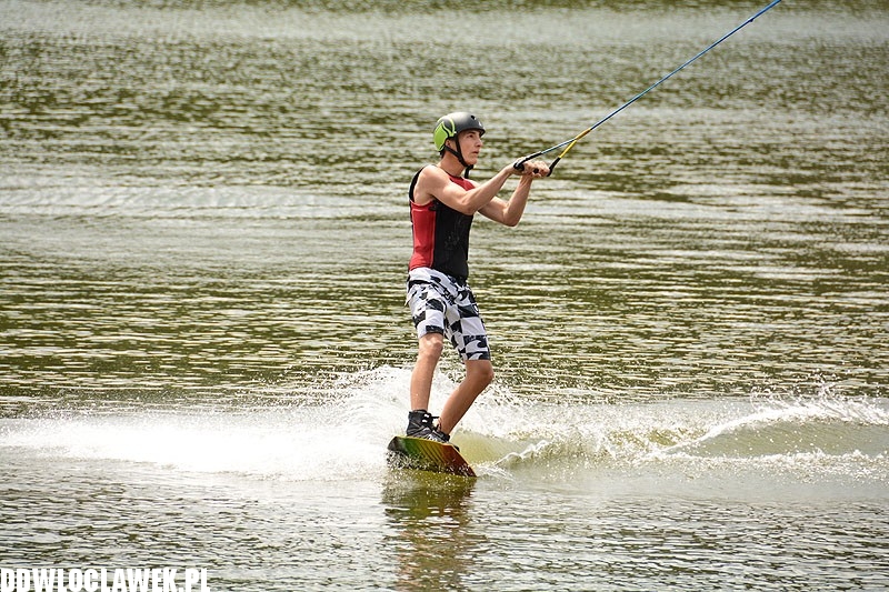 Wakeboard nad jeziorem Czarnym