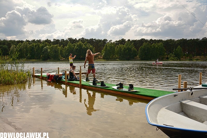 Wakeboard nad jeziorem Czarnym