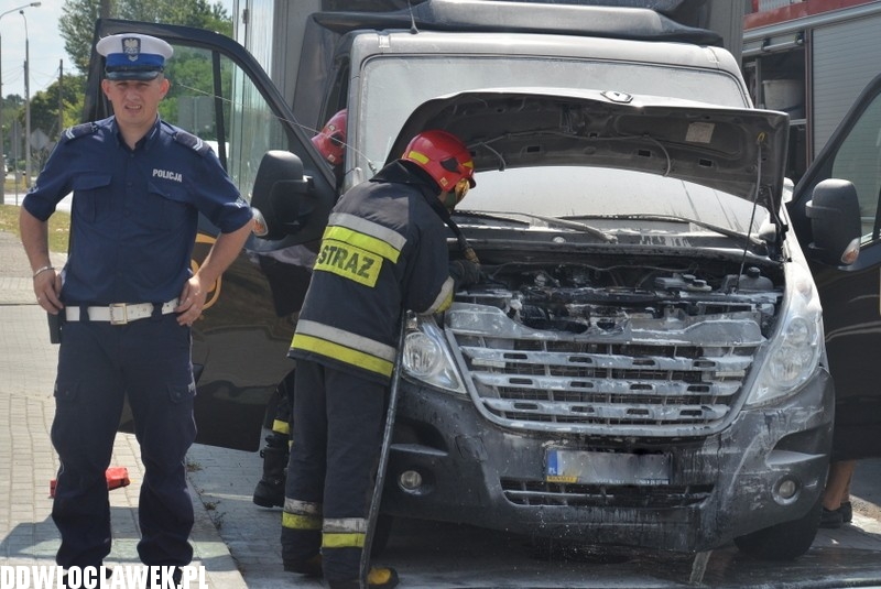 Kolizja i pożar auta na ul. Polnej