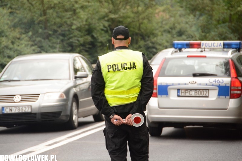 Kolizja dwóch aut na ulicy Lipnowskiej