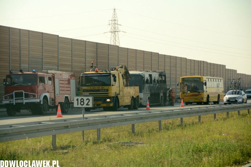 Autobus spłonął na autostradzie