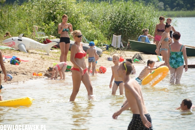 Kąpielisko nad jeziorem Wikaryjskim
