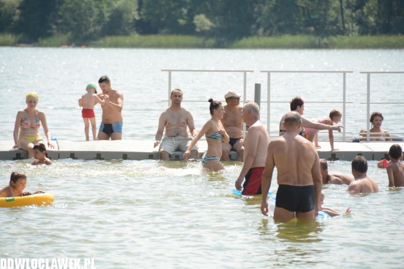Kąpielisko nad jeziorem Wikaryjskim