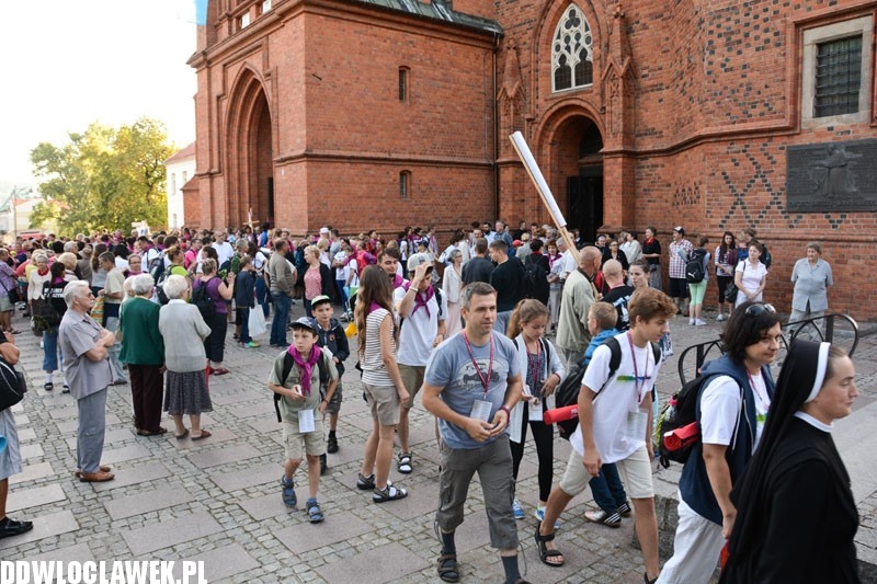 Pielgrzymka wyruszyła na Jasną Górę, cz. 1