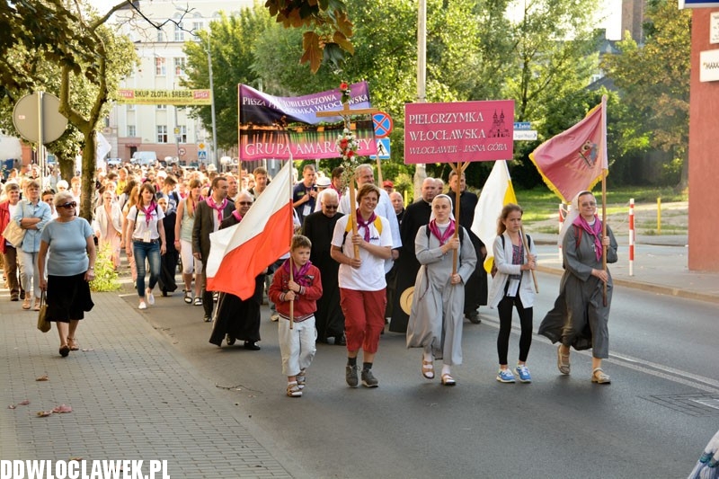 Pielgrzymka wyruszyła na Jasną Górę, cz. 2