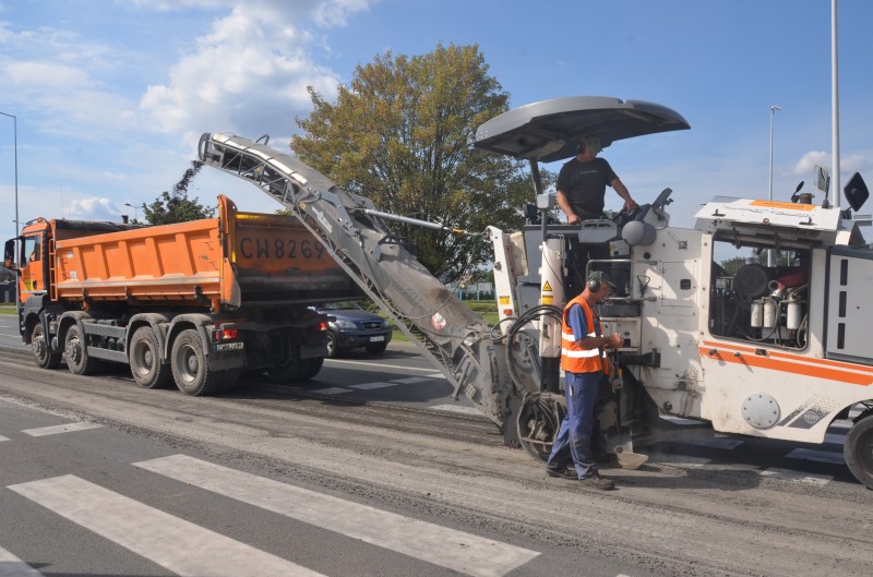 Usuwanie kolein na ul. Okrzei