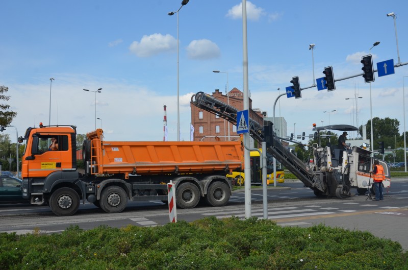 Usuwanie kolein na ul. Okrzei