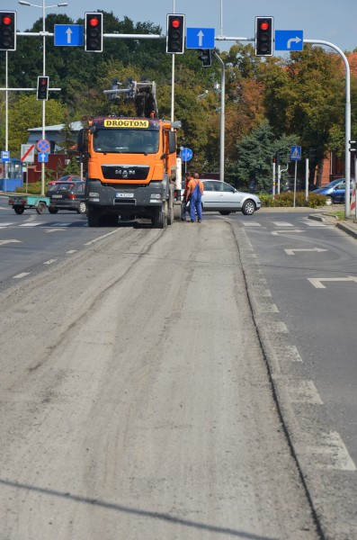 Usuwanie kolein na ul. Okrzei