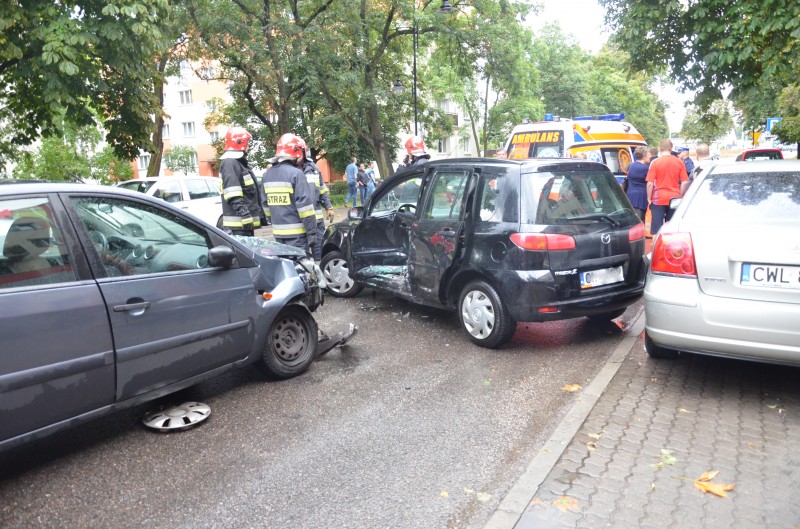 Wypadek na Chopina. Trzy osoby ranne