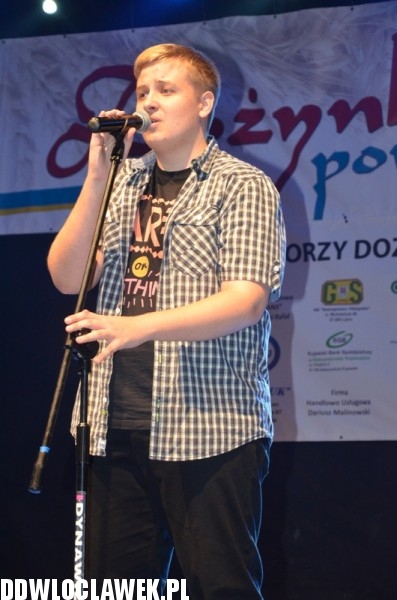 Koncert zespołu Boys na dożynkach w Karnkowie