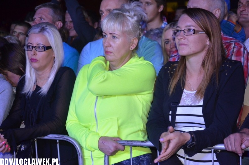 Koncert zespołu Boys na dożynkach w Karnkowie