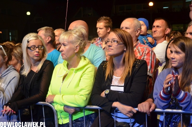 Koncert zespołu Boys na dożynkach w Karnkowie