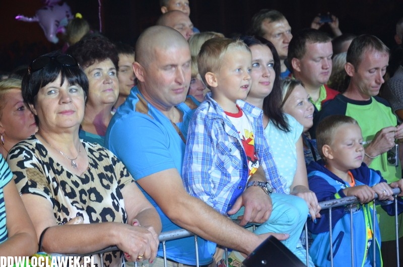 Koncert zespołu Boys na dożynkach w Karnkowie