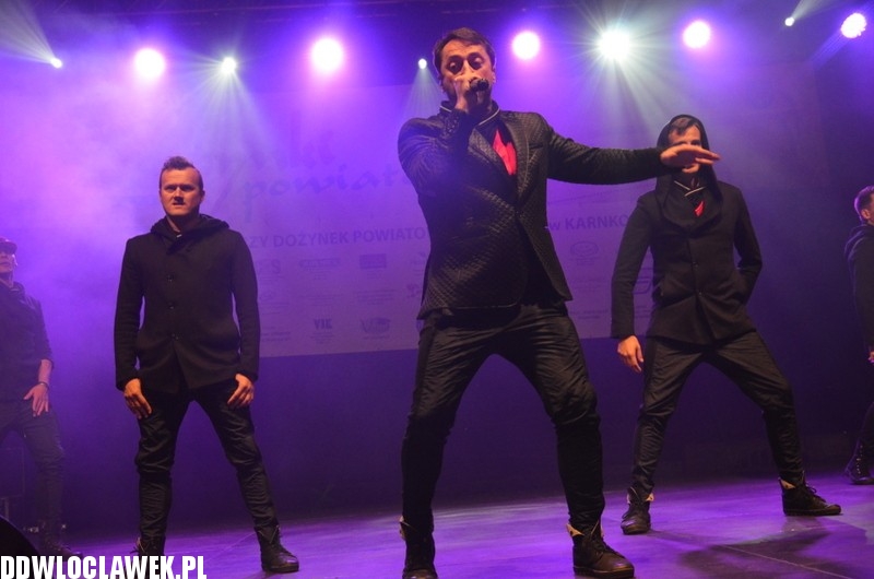 Koncert zespołu Boys na dożynkach w Karnkowie