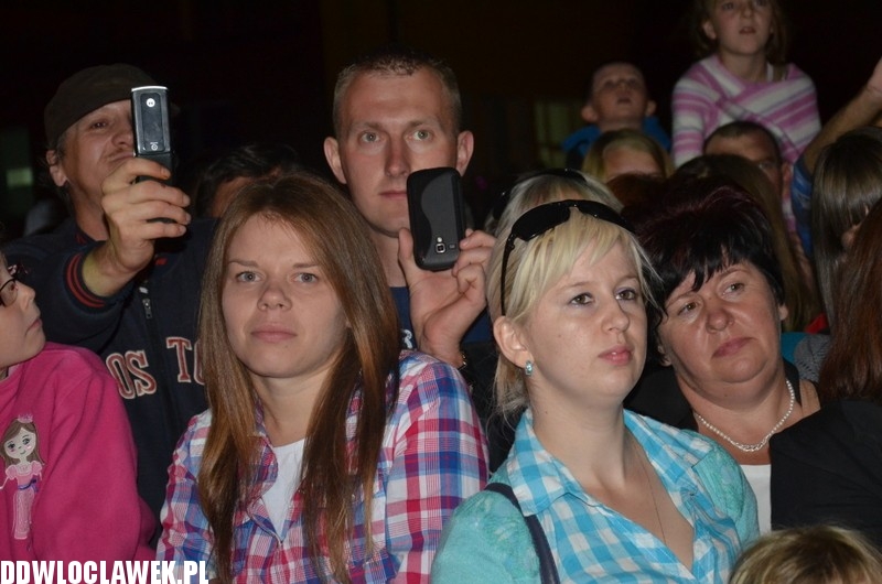 Koncert zespołu Boys na dożynkach w Karnkowie