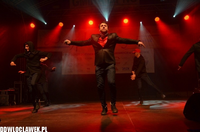 Koncert zespołu Boys na dożynkach w Karnkowie