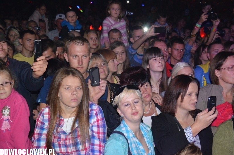 Koncert zespołu Boys na dożynkach w Karnkowie