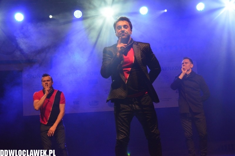 Koncert zespołu Boys na dożynkach w Karnkowie